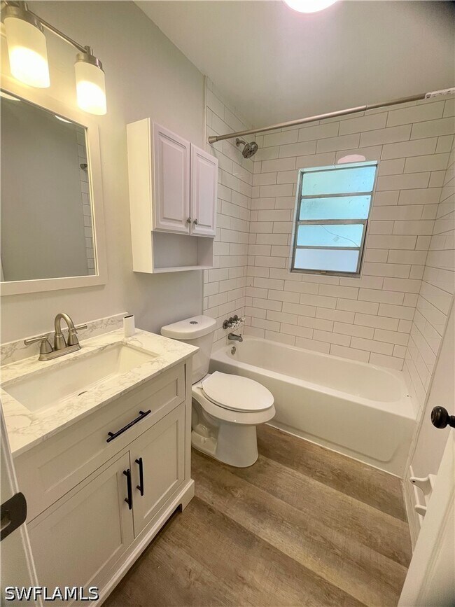 Building Photo - 3183 Poinciana Dr