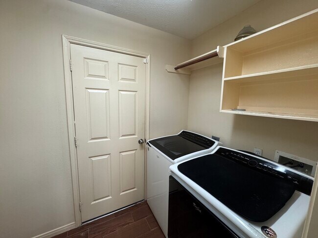 Building Photo - 2601 Easton Springs Ct