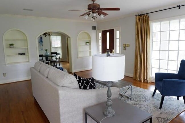 Building Photo - 2203 Griswold Ln