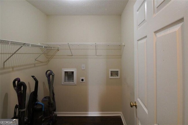 Building Photo - 332 Mica Trail