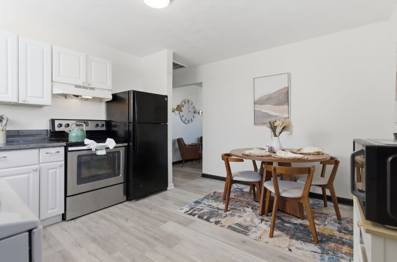 Building Photo - 361 Cherry St