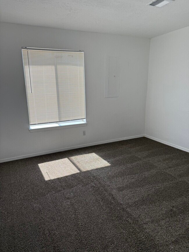 Building Photo - 4808 Driftwood Ave NW