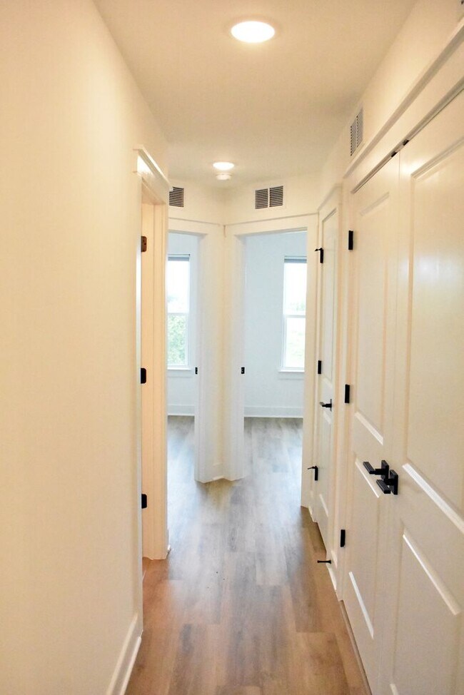 Building Photo - 9604 Blue Ash Aly