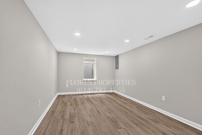 Building Photo - 1136 Pauline Ave