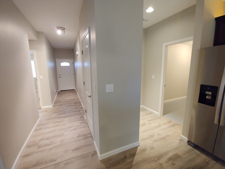 Building Photo - 7320 Chucks Way