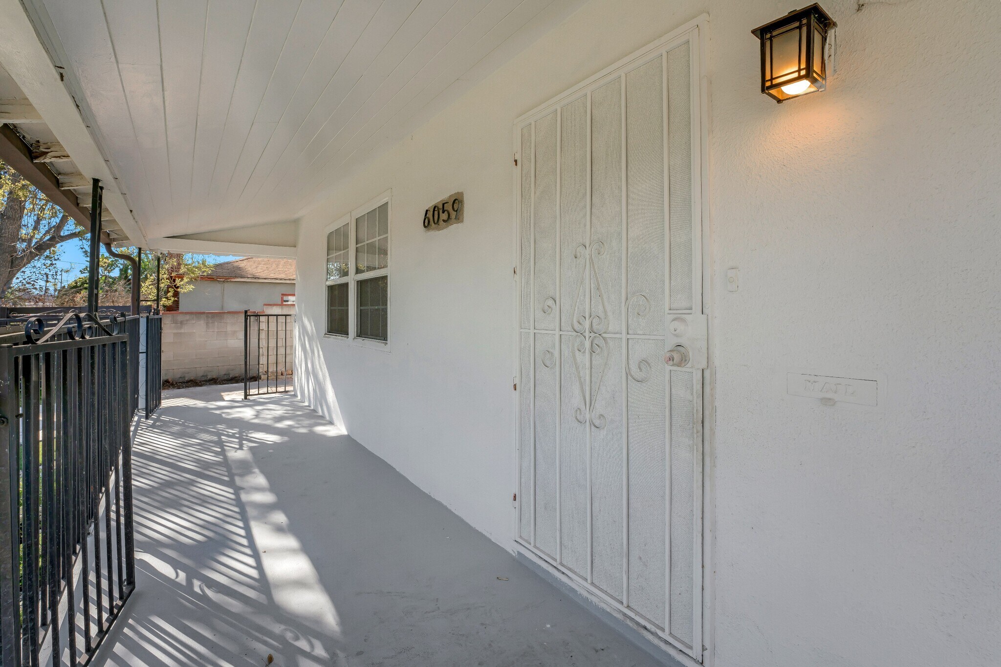 Building Photo - 6059 Vantage Ave