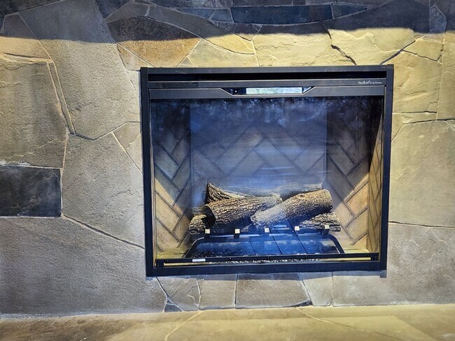 Building Photo - Writer's Retreat is a sweet rustic log cabin with 1 BR, 1 Ba located 4 miles from Lexington.