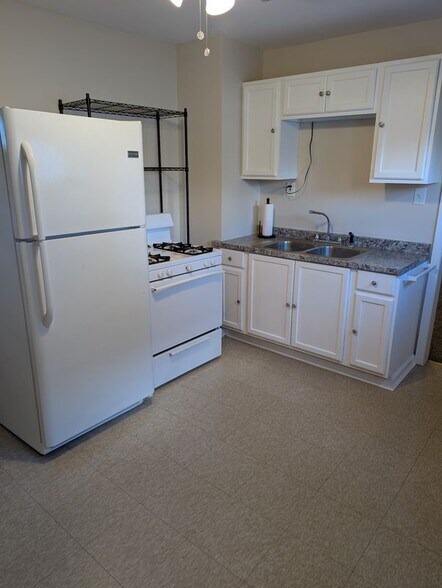 Primary Photo - 109 Goethe St