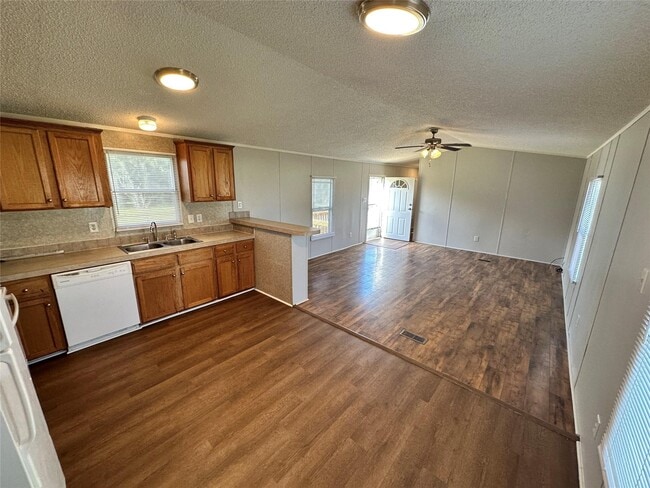 Building Photo - 30841 Clyde Ln