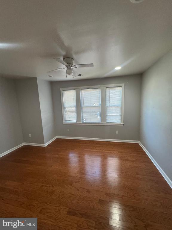 Building Photo - 5028 Whitaker Ave