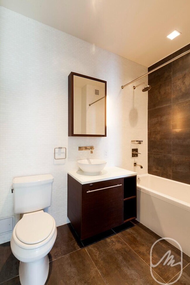 Building Photo - 2 bedroom in New York NY 10004