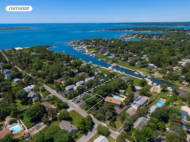 Building Photo - 12 Penny Ln