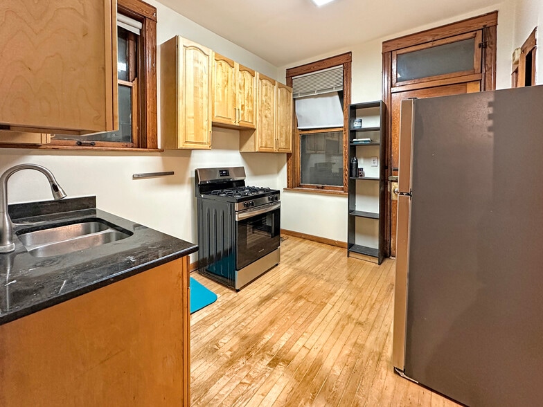 Building Photo - 2741 N Central Park Ave