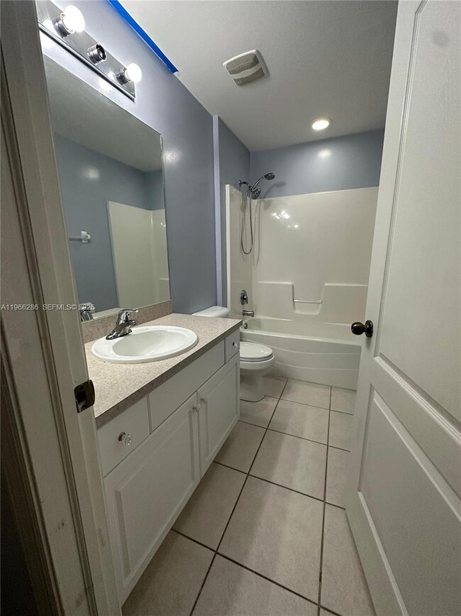 Building Photo - 507 Peerless Cir