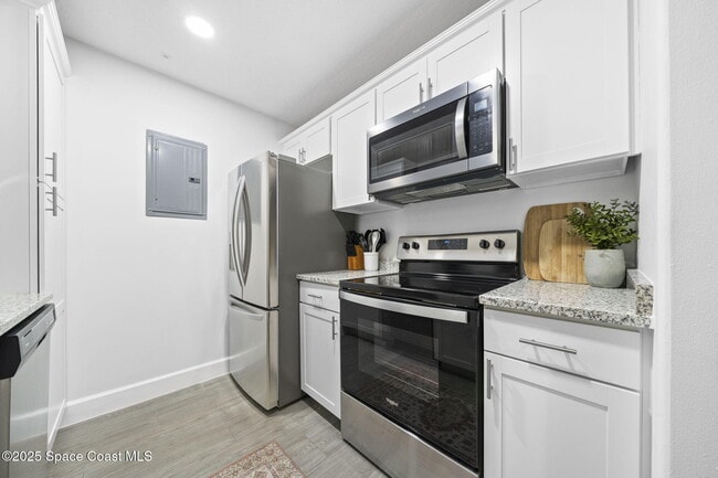 Building Photo - 7667 N Wickham Rd