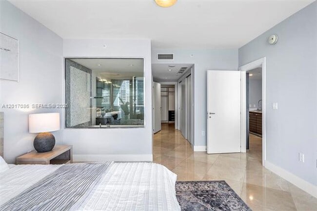 Building Photo - 200 Biscayne Blvd Way