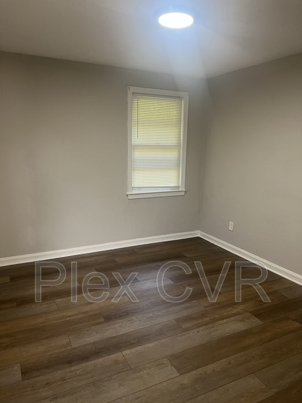 Building Photo - 825 Brooks Rd