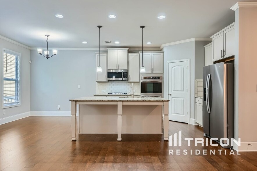 Building Photo - 5928 Wolf Creek Dr