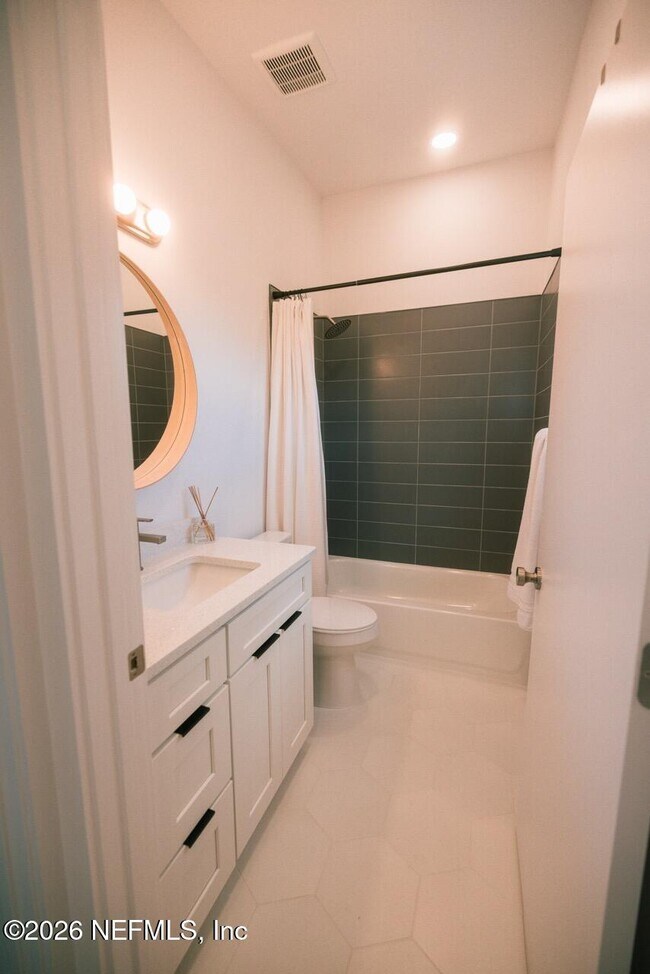 Building Photo - 3318 Lewis Speedway