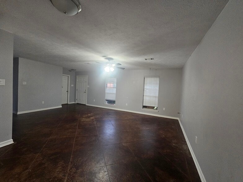 Building Photo - 4530 Graham Dr
