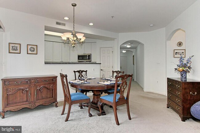 Building Photo - 5120 Donovan Dr