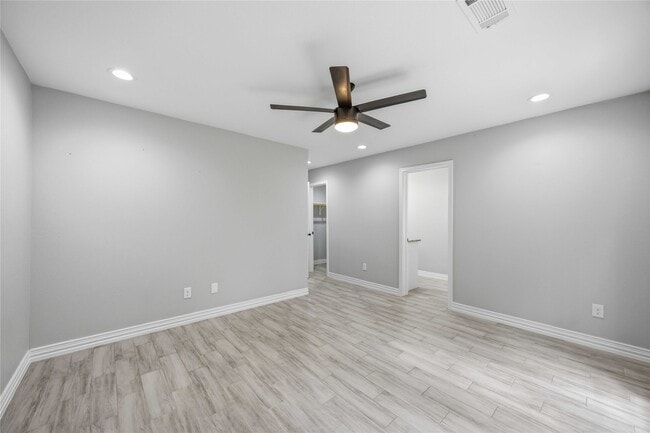 Building Photo - 3425 Mt Pleasant St
