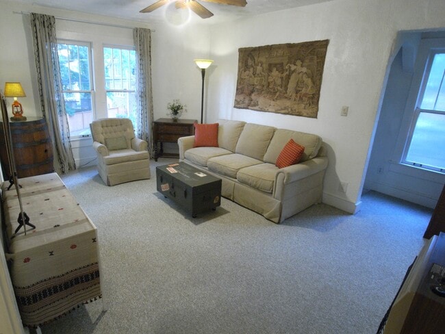 Building Photo - 1197 Stillwood Dr NE