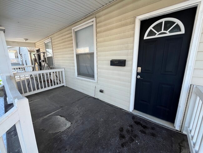 Building Photo - 581-583 E Starr Ave