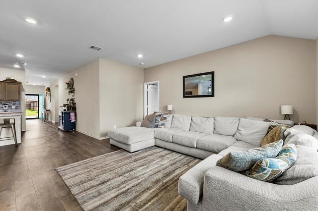 Building Photo - 2113 Tulipwood Dr