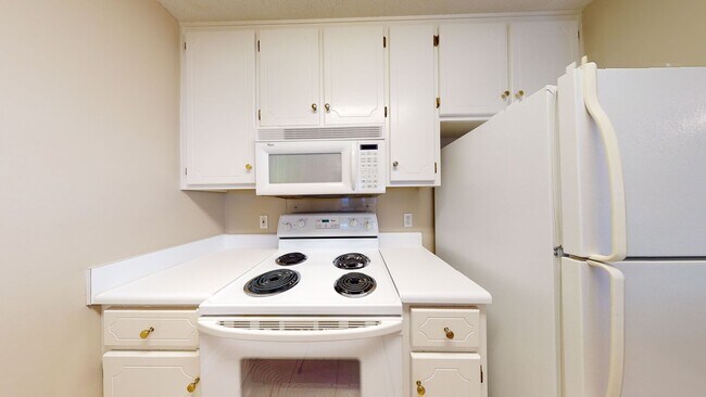 Building Photo - Coming soon  130 Woodmere-