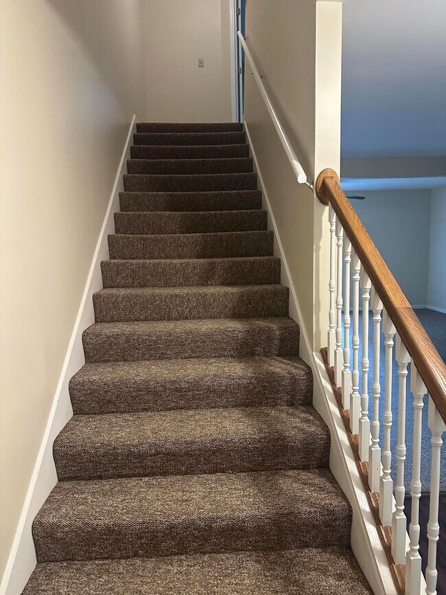 Building Photo - 2005 River Ridge Rd