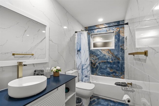 Building Photo - 390 NW 40th St