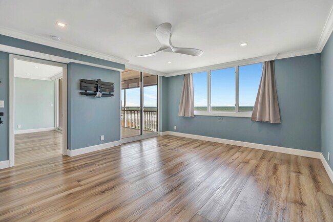 Building Photo - 911 Ocean Dr