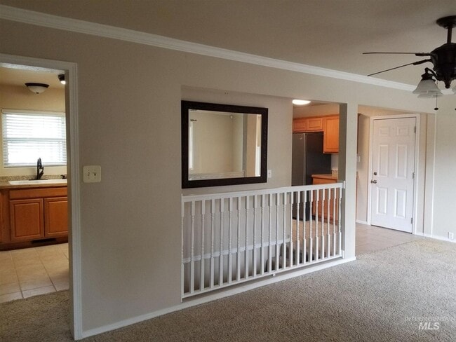 Building Photo - Rare 4 bedroom, 2 bath home on cul-de-sac.