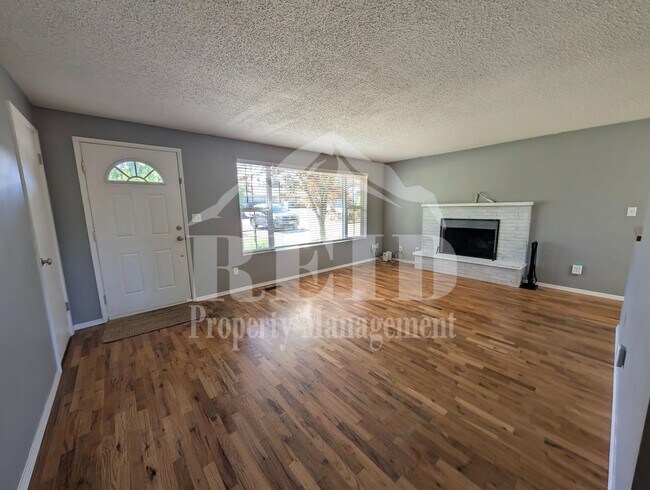 Building Photo - Comfortable Single-Story Rambler in Central Kitsap