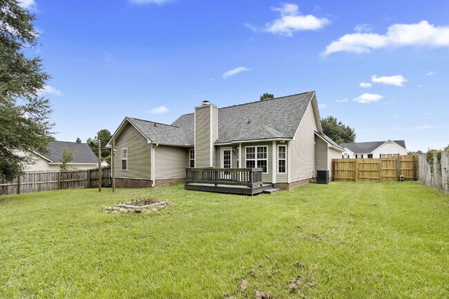 Building Photo - Purple Door Home in Raeford