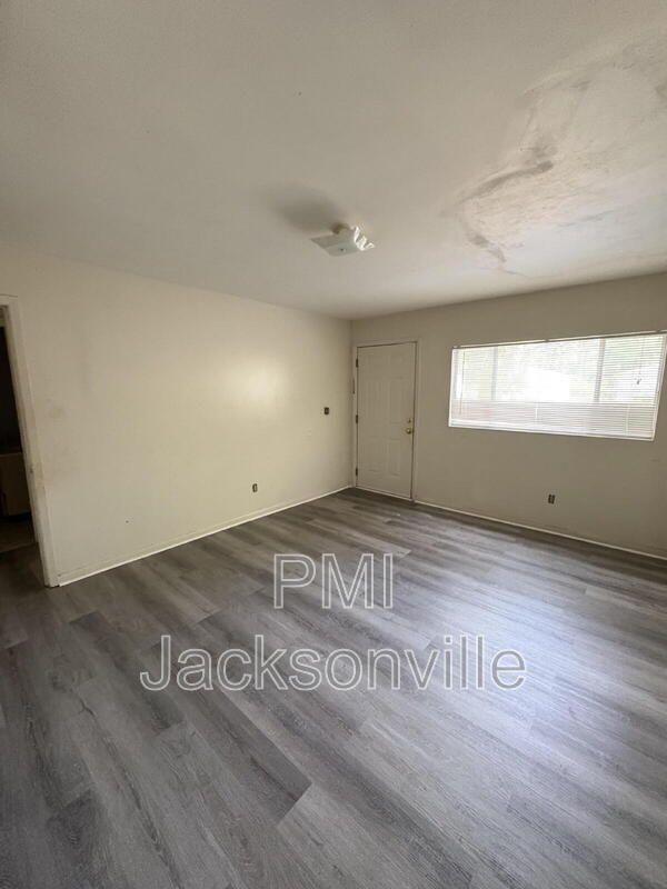 Primary Photo - 5216 Seaboard Ave