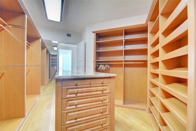Building Photo - 20155 NE 38th Ct