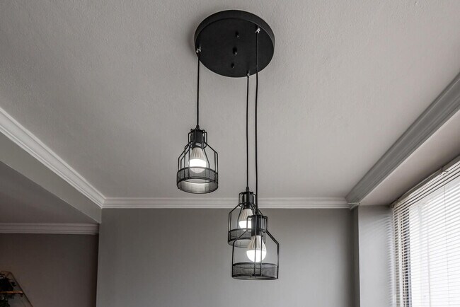 Building Photo - 215 Piedmont Ave NE