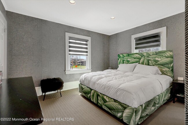 Building Photo - 1049 Norwood Ave