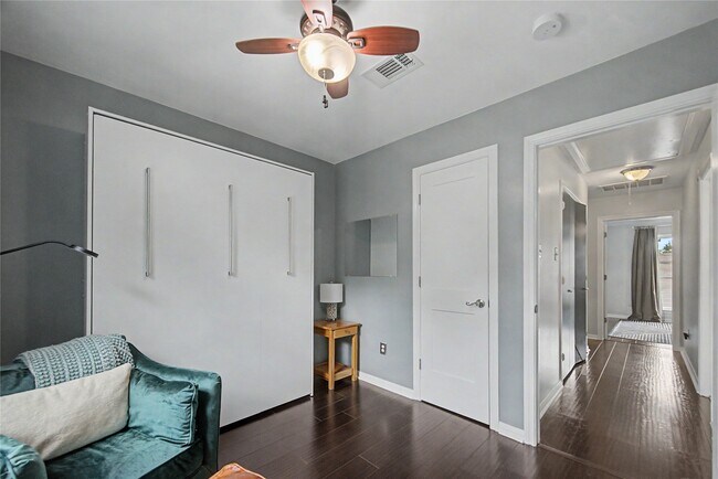 Building Photo - 1104 Buckner St