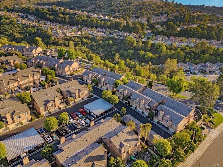 Building Photo - 922 S Country Glen Way