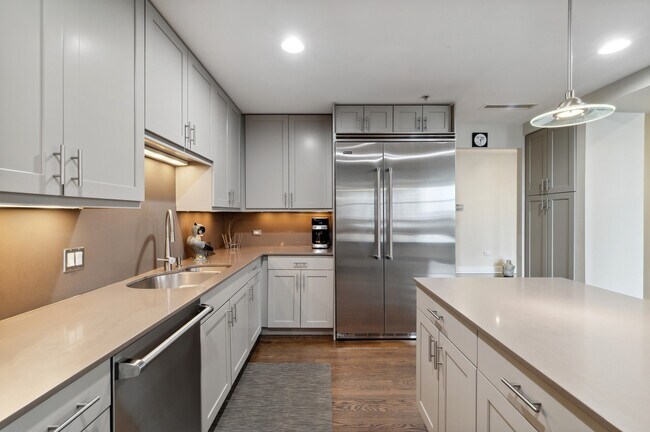 Building Photo - 1155 N Dearborn St