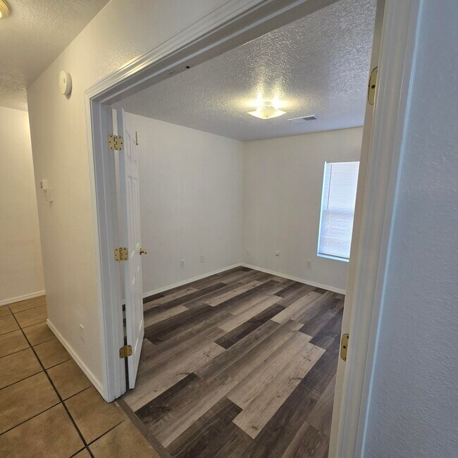 Building Photo - 8204 Tangerine Pl NW