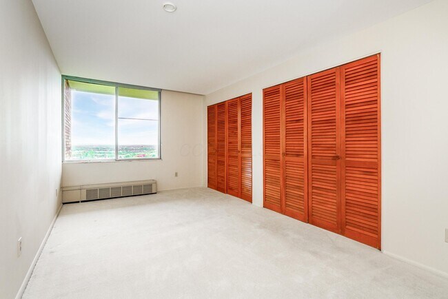 Building Photo - 1000 Urlin Ave