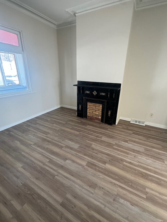 Building Photo - 1932 Beech St