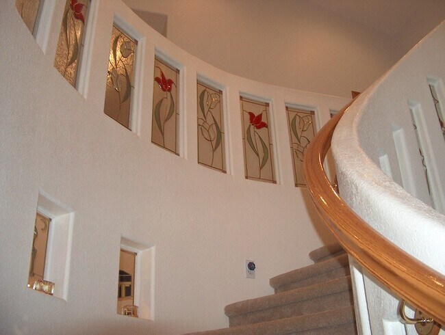 Building Photo - Centrally Located Custom Home each bedroom...