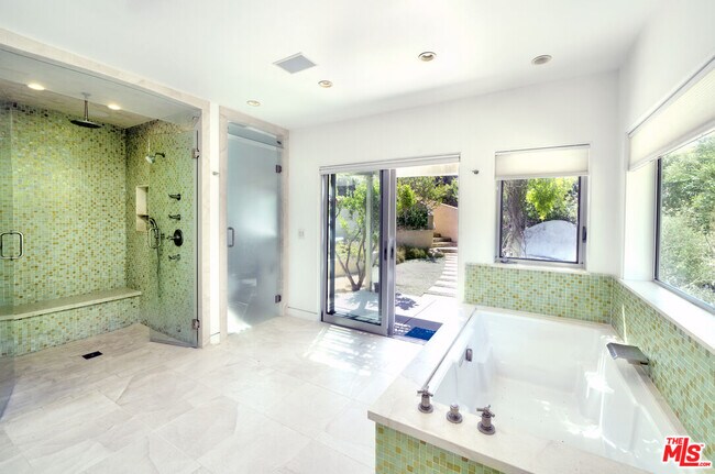 Building Photo - 6000 Philip Ave