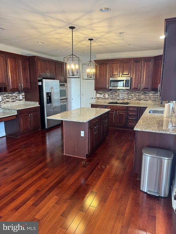 Building Photo - 5105 Hugunin Way