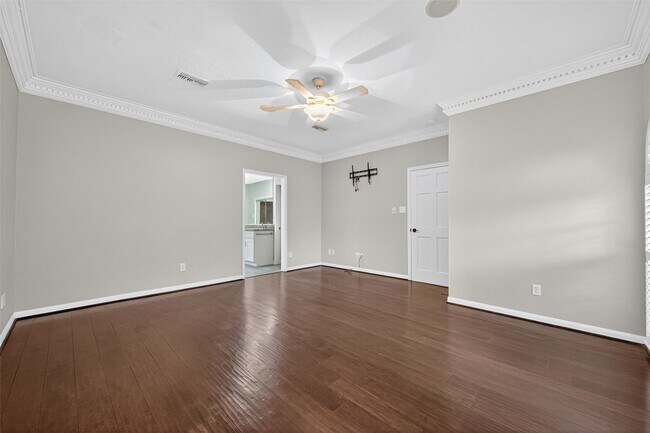 Building Photo - 901 Longmire Rd